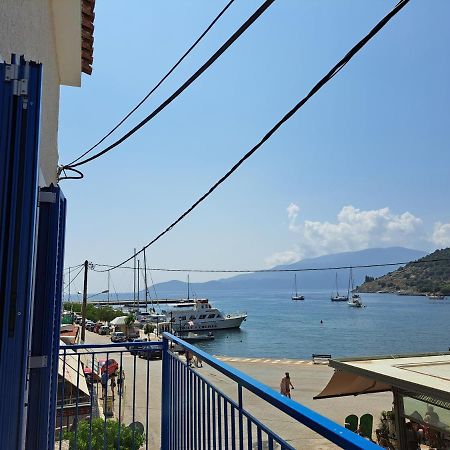 Blue Moon Apartment Agia Efimia Luaran gambar